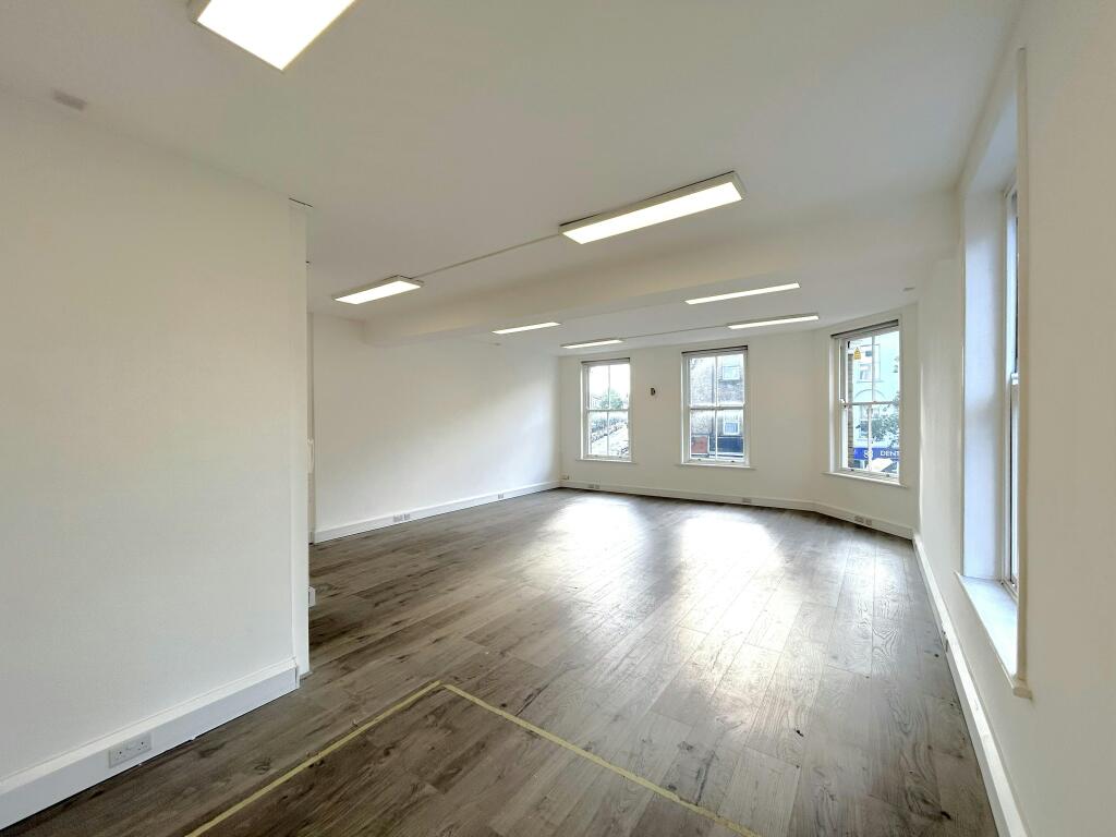 Interior 4.jpg S 5