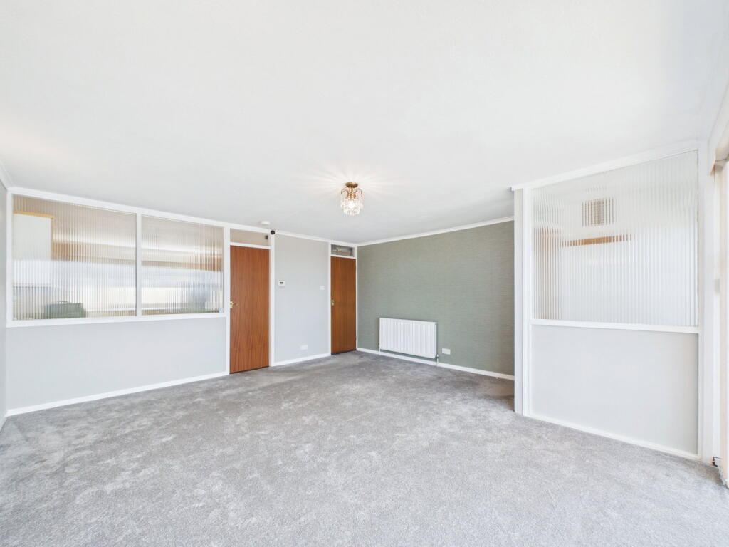 House in Torquay, Torbay - More