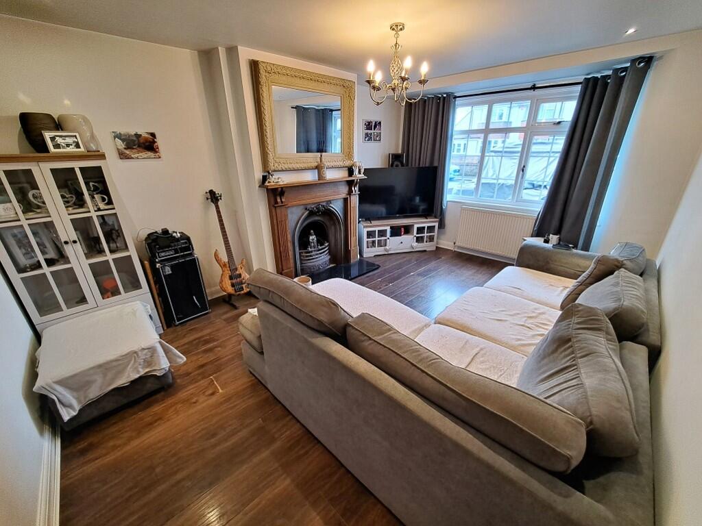Churchdale Road, Roselands, Eastbourne, East Sussex, BN22 photo 3