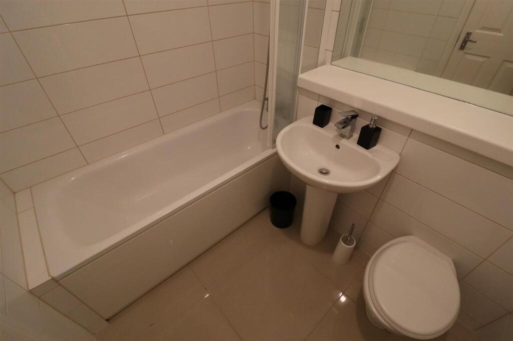 House in London - View 5