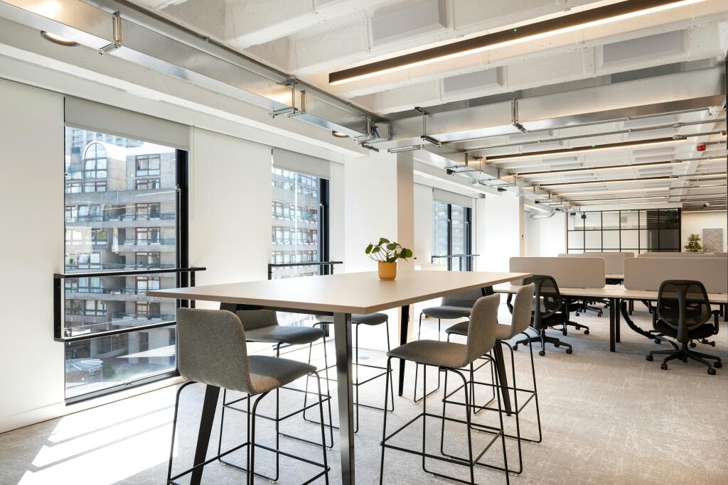 5th Floor Fitted
