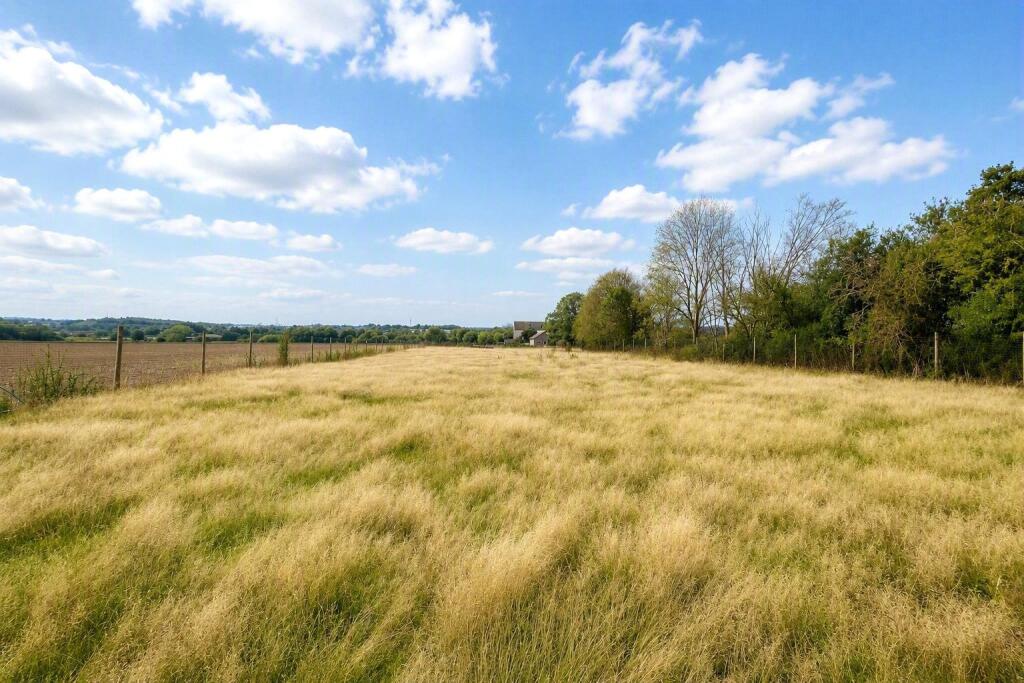 House in North Warwickshire, Hartshill - View 2