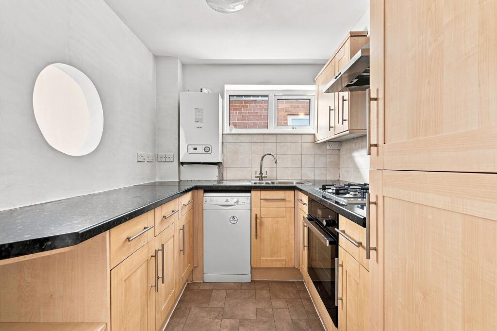Apartment in Slough - View 3