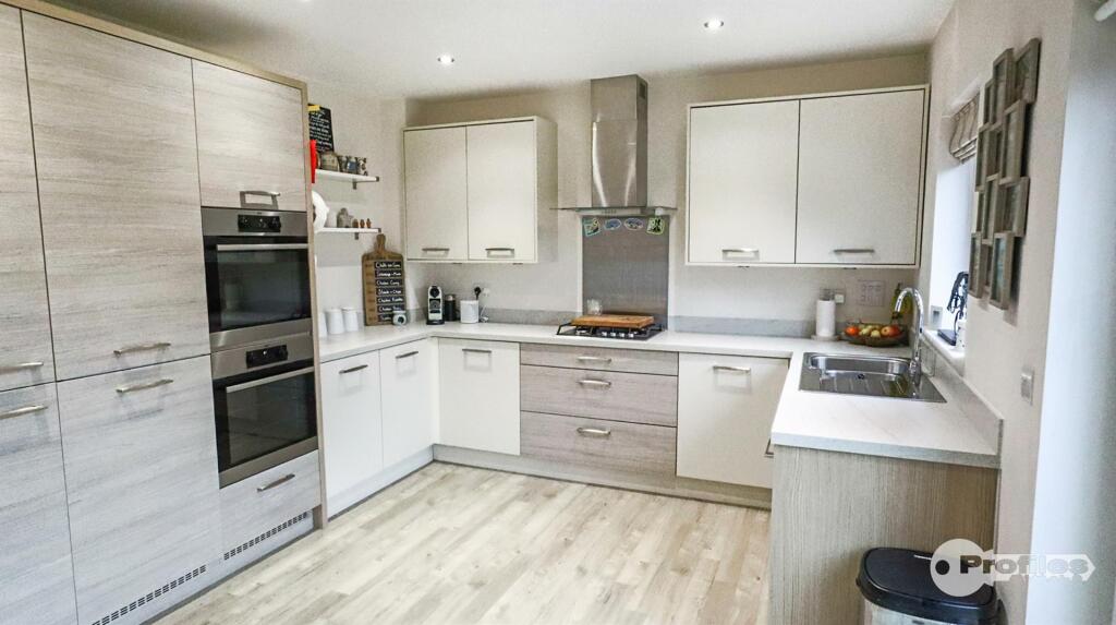 Ferry Pickering Close, Hinckley photo 3