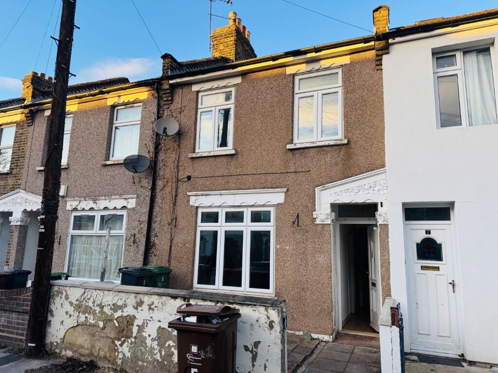 Main image of property: Heath Road, Romford, London, RM6
