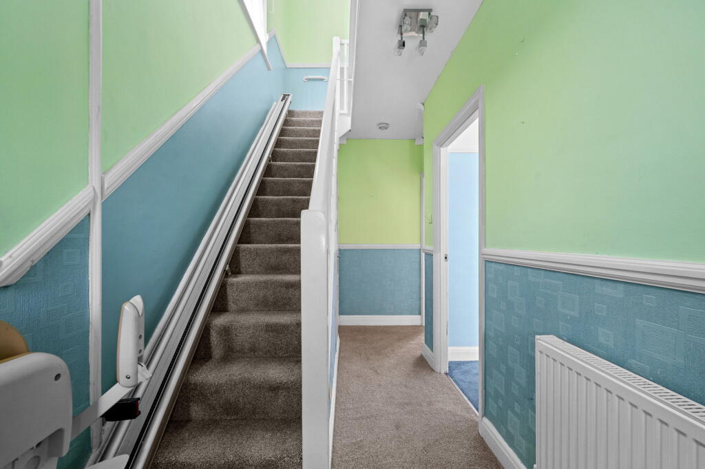 House in Sidcup, Longlands - More