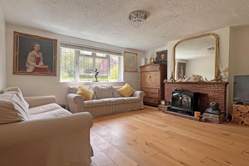 Downsview Close, East Dean, BN20 0DT - View 2