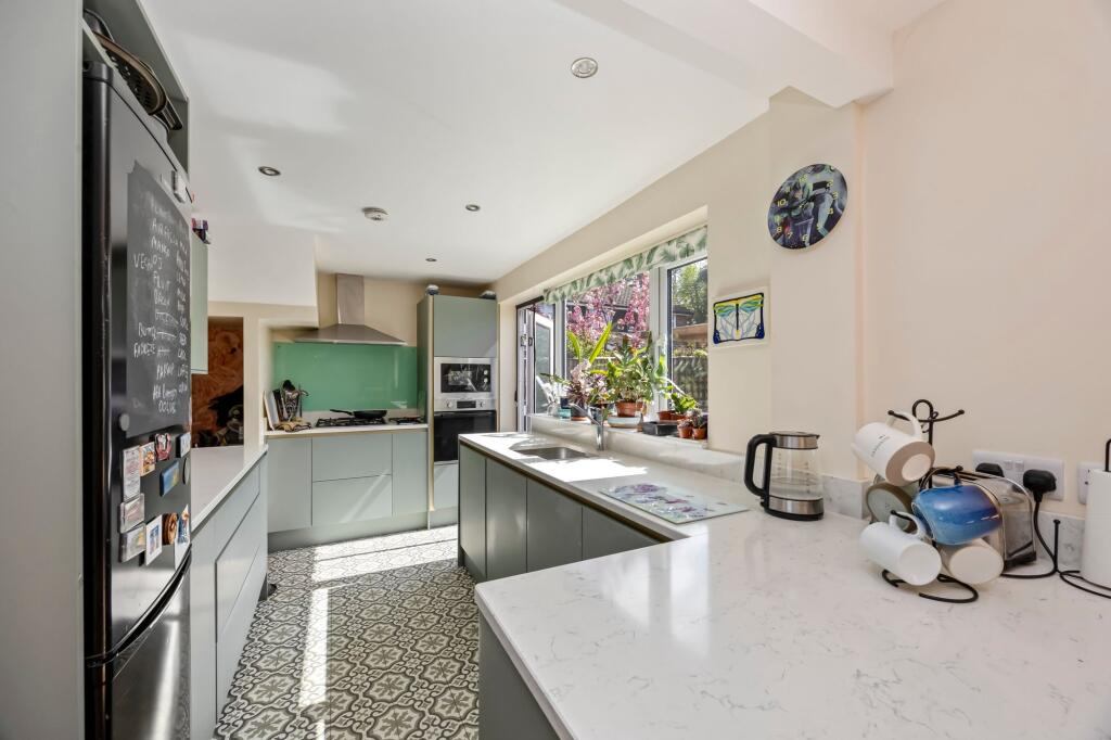 Fir Tree Way, Hassocks, BN6 photo 4