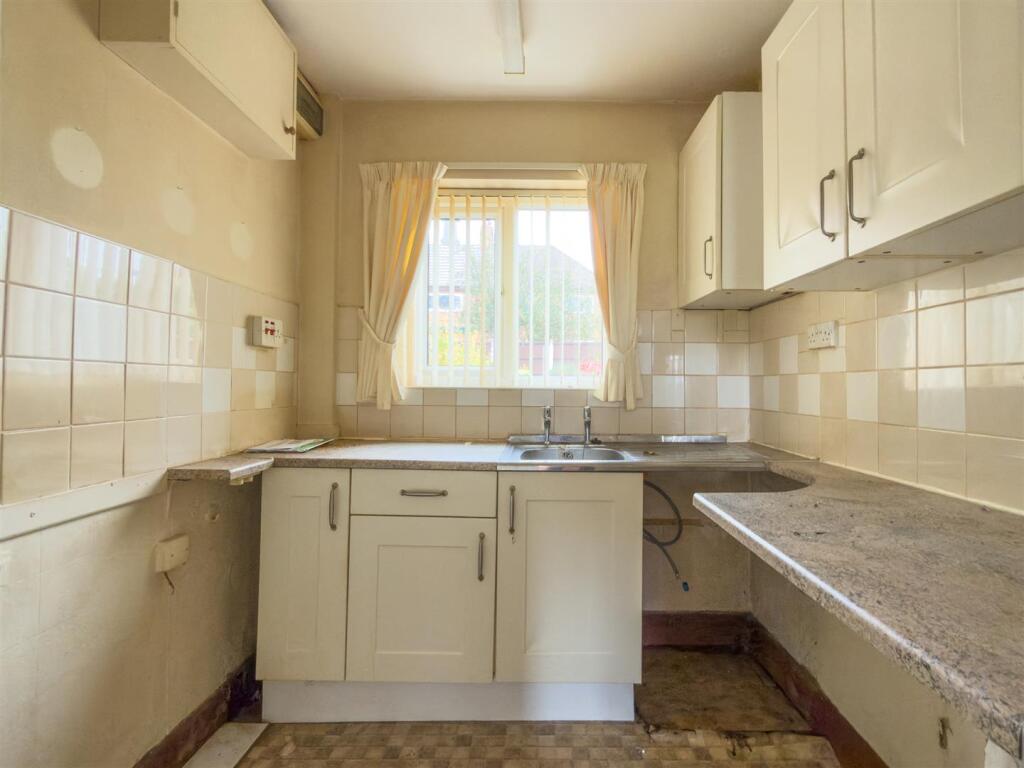 Vicarage Crescent, Tean photo 4