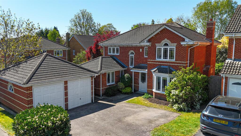Main image of property: Hunters Chase, Caversham, Reading