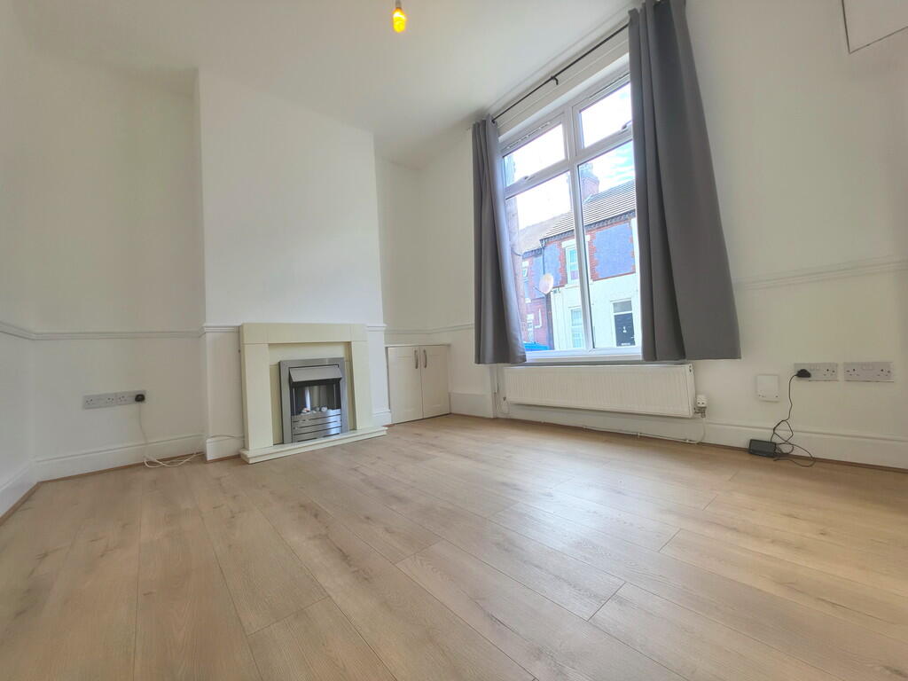 House in Stoke-on-Trent - View 4