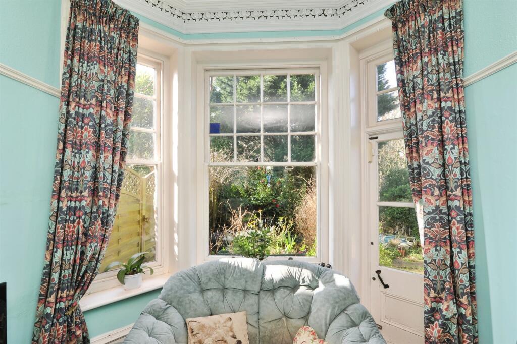 Woodland Vale Road, St. Leonards-On-Sea - More