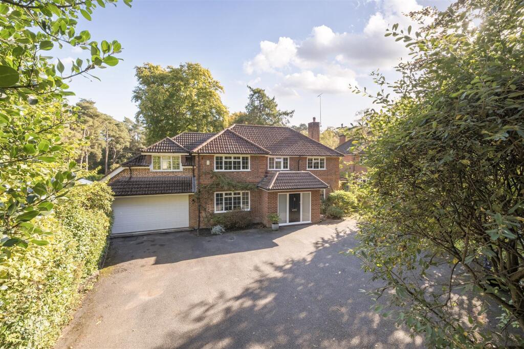5-bed detached on Wokingham Road, Crowthorne, Berkshire, RG45 7QA, £1,350,000