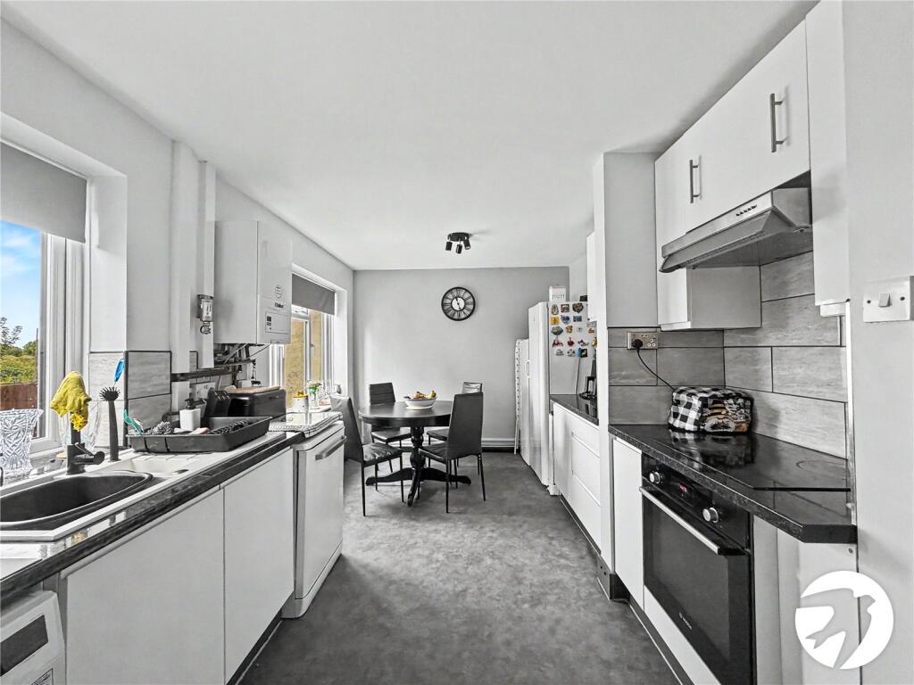House in Chatham, Medway - View 4