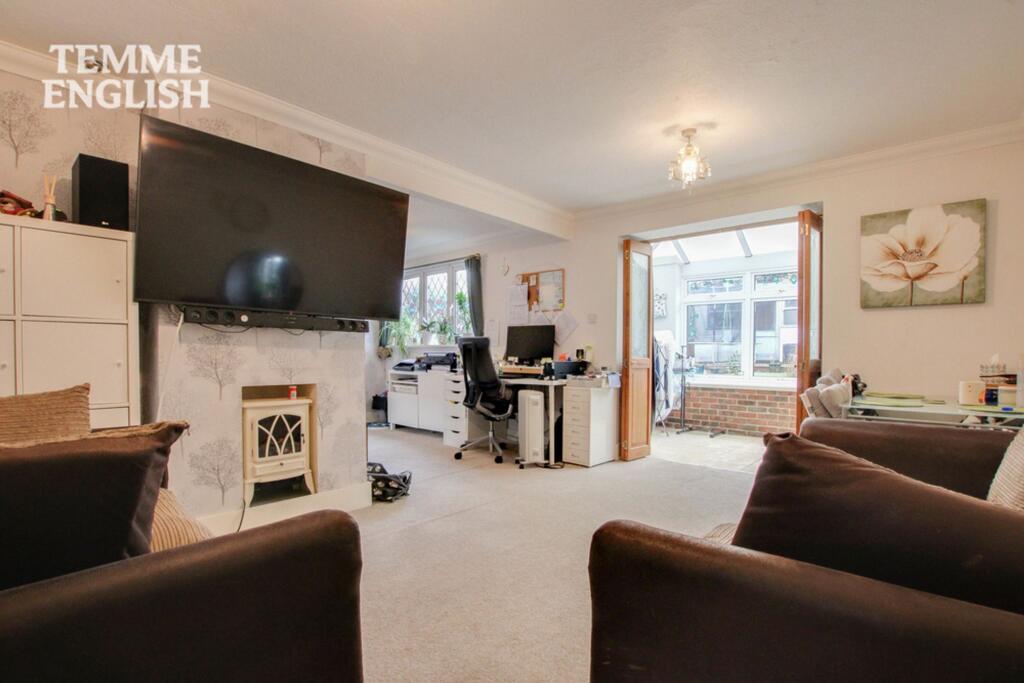 Beeleigh Cross, Basildon, SS14 photo 3