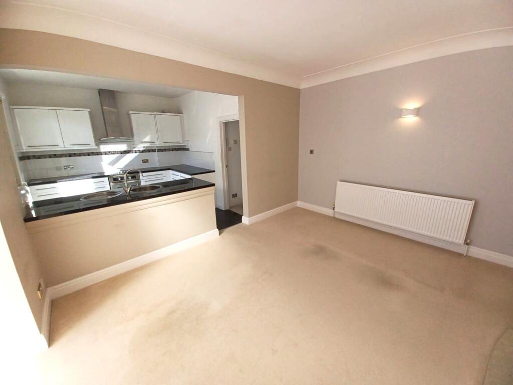 House in Leeds, West Yorkshire - View 4