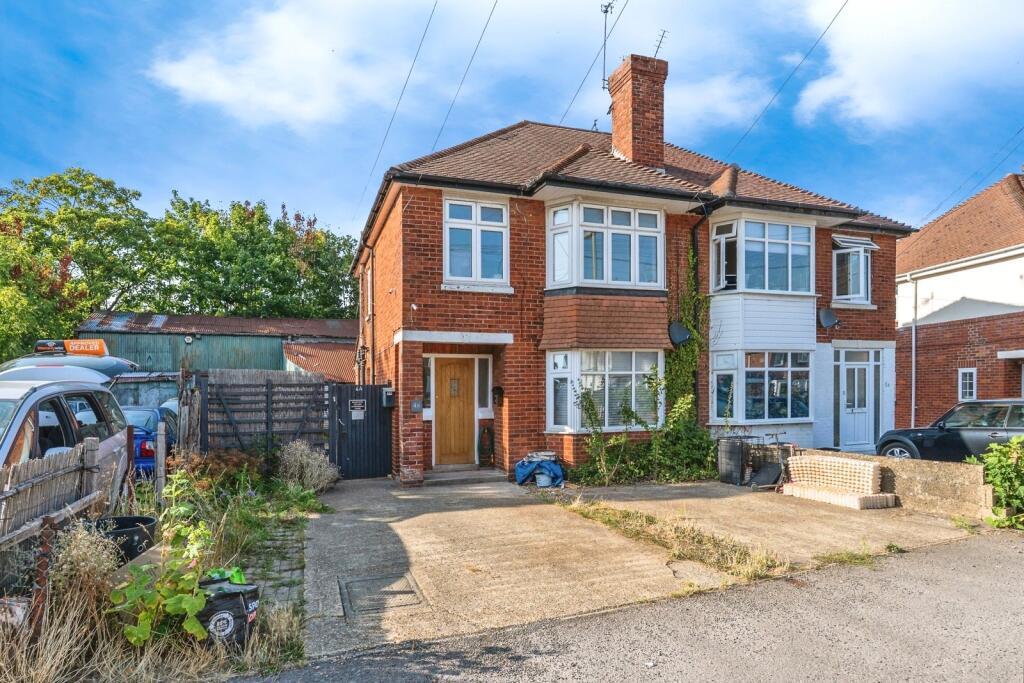 Main image of property: 4 Treeside Avenue, Totton, Southampton, Hampshire, SO40