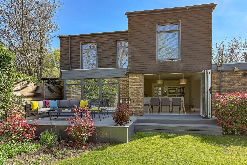 Additional image 23 of May Close, St. Albans