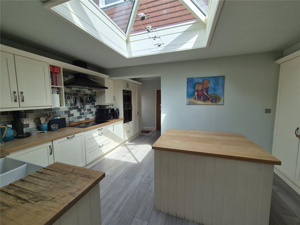 Ravensmead, Chard, Somerset, TA20 photo 3