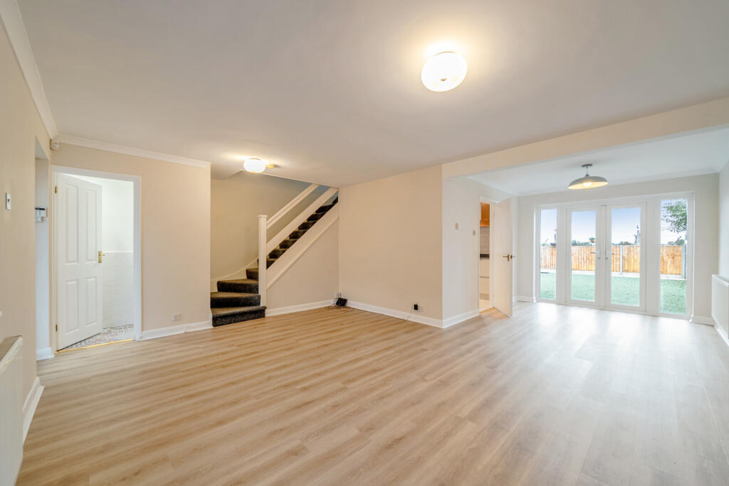 House in Spelthorne, Surrey - More