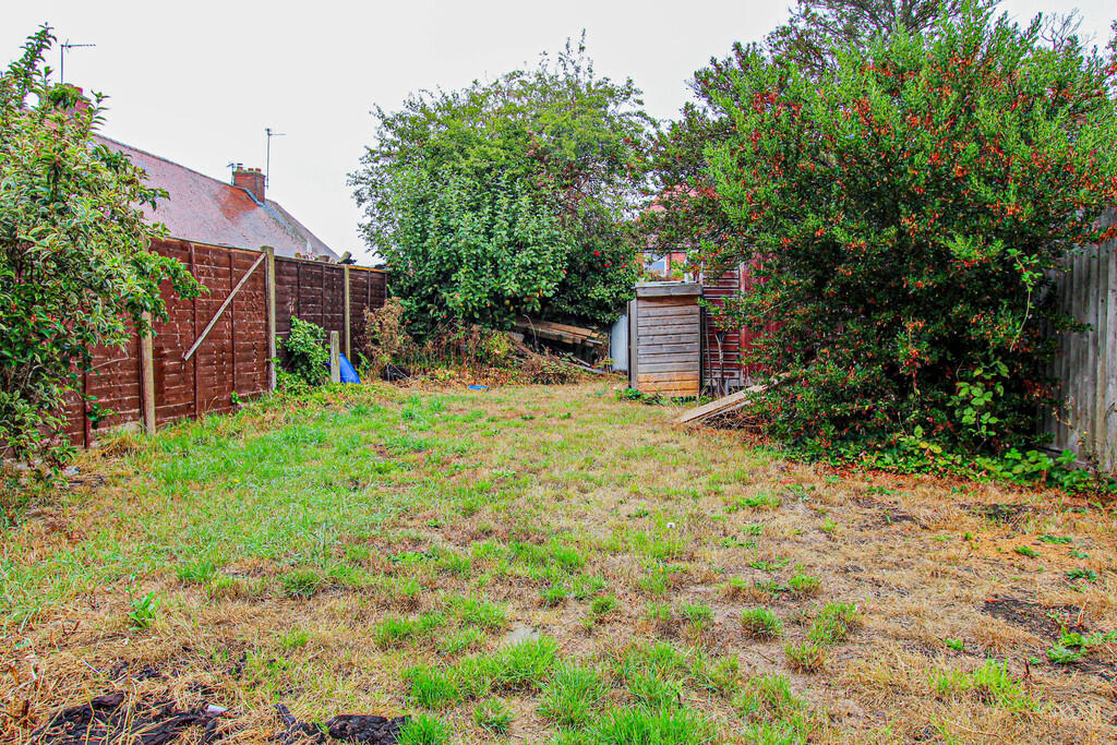 House in Finedon, North Northamptonshire - More