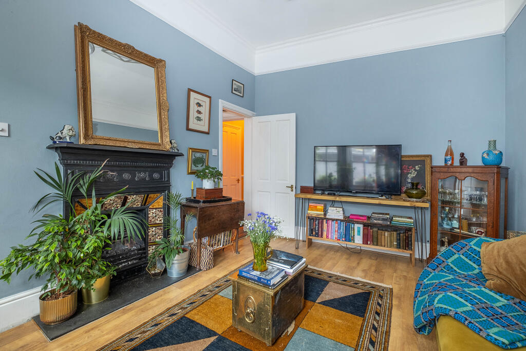 High Street, Hampton Wick, KT1 photo 2