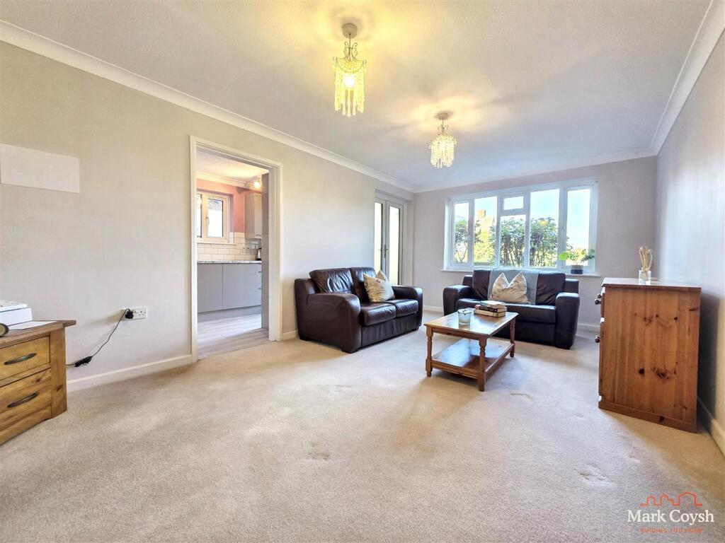 Oakmead Green, Epsom photo 4