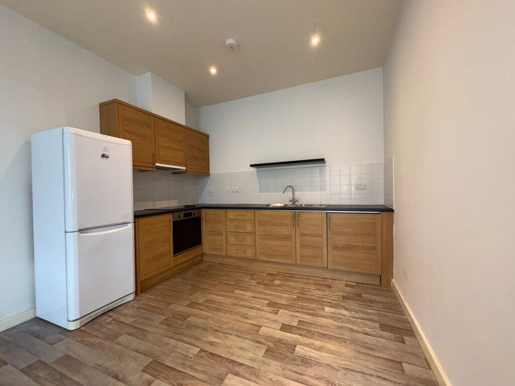 Apartment in Kettering, North Northamptonshire - View 4