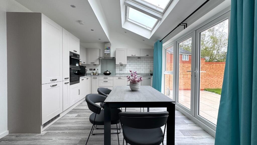 Avon Lane, M31 photo 4
