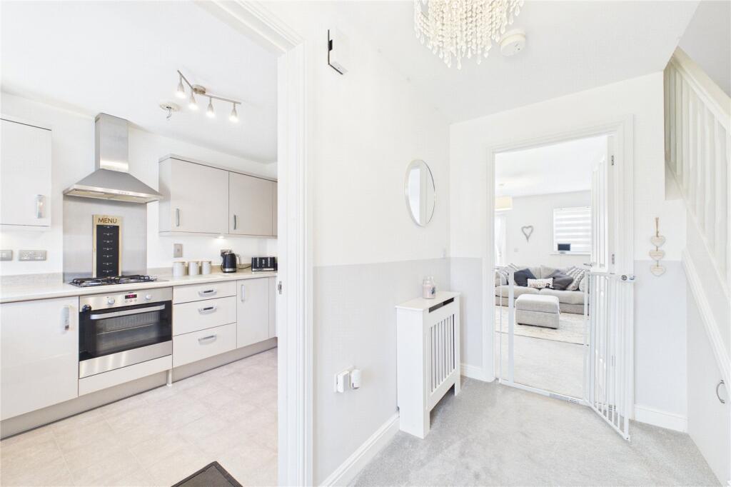 House in Basingstoke and Deane, Tadley - View 3