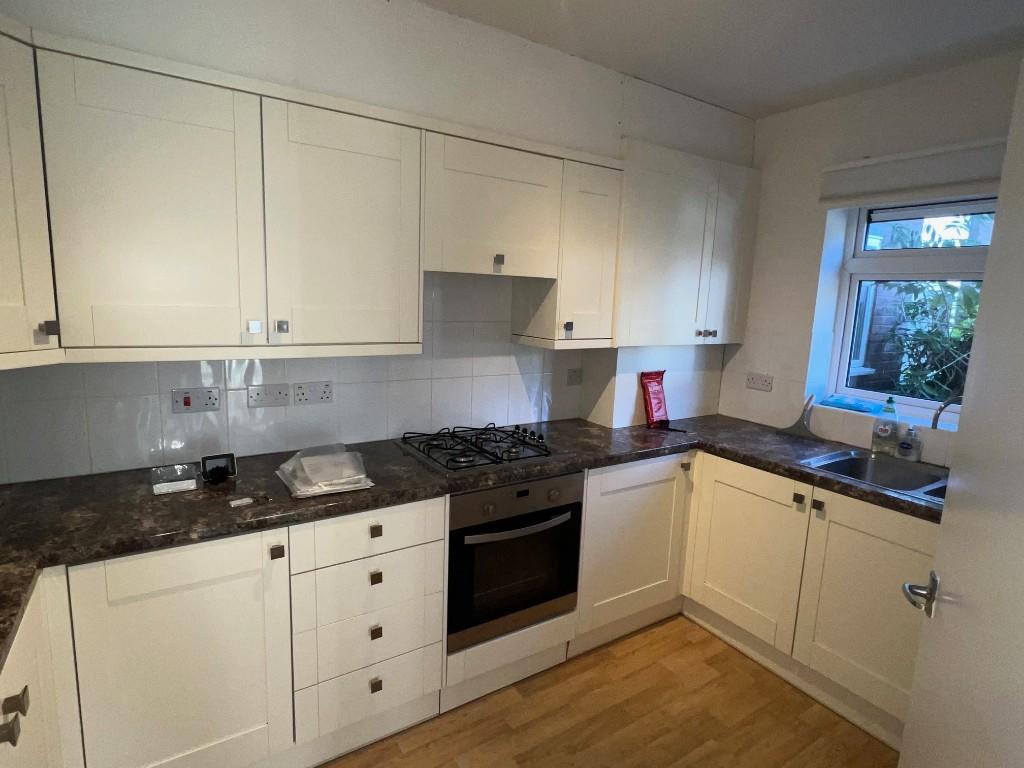 Apartment in Kingston upon Thames - View 3