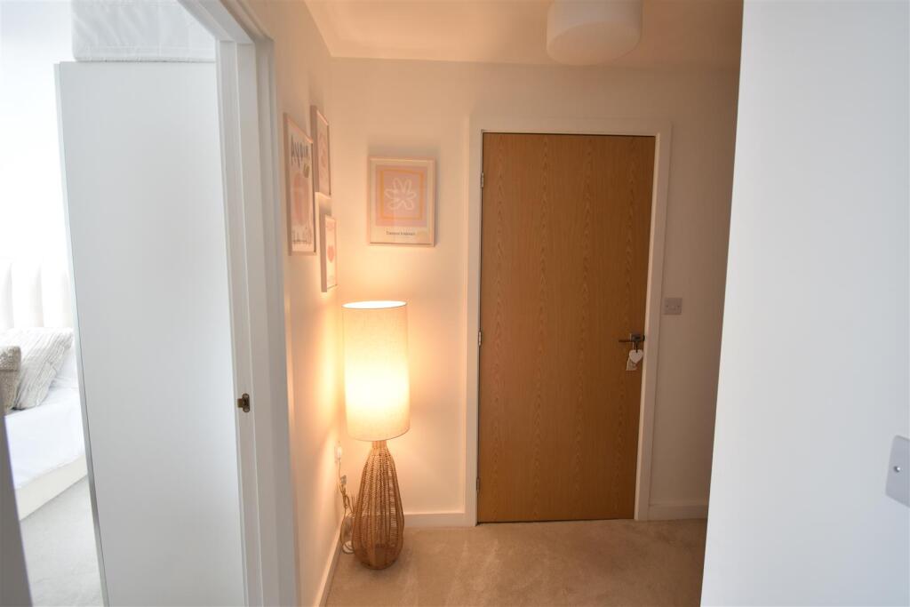 Harbour Crescent, Portishead photo 3