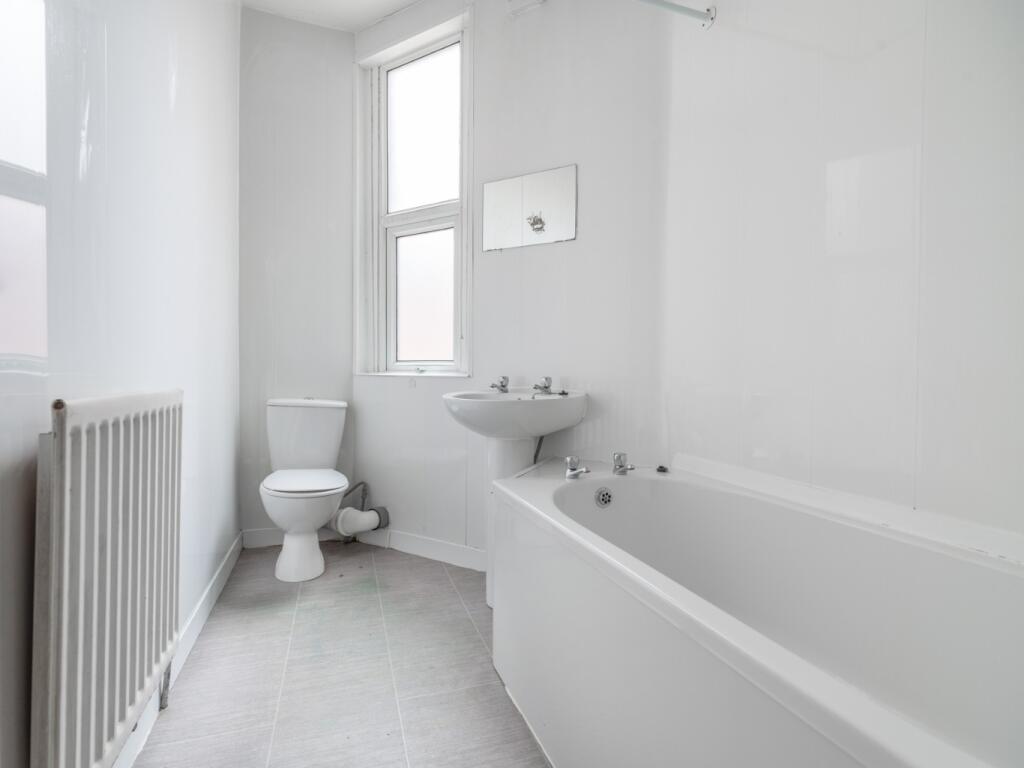 3 bedroom ground floor flat for rent