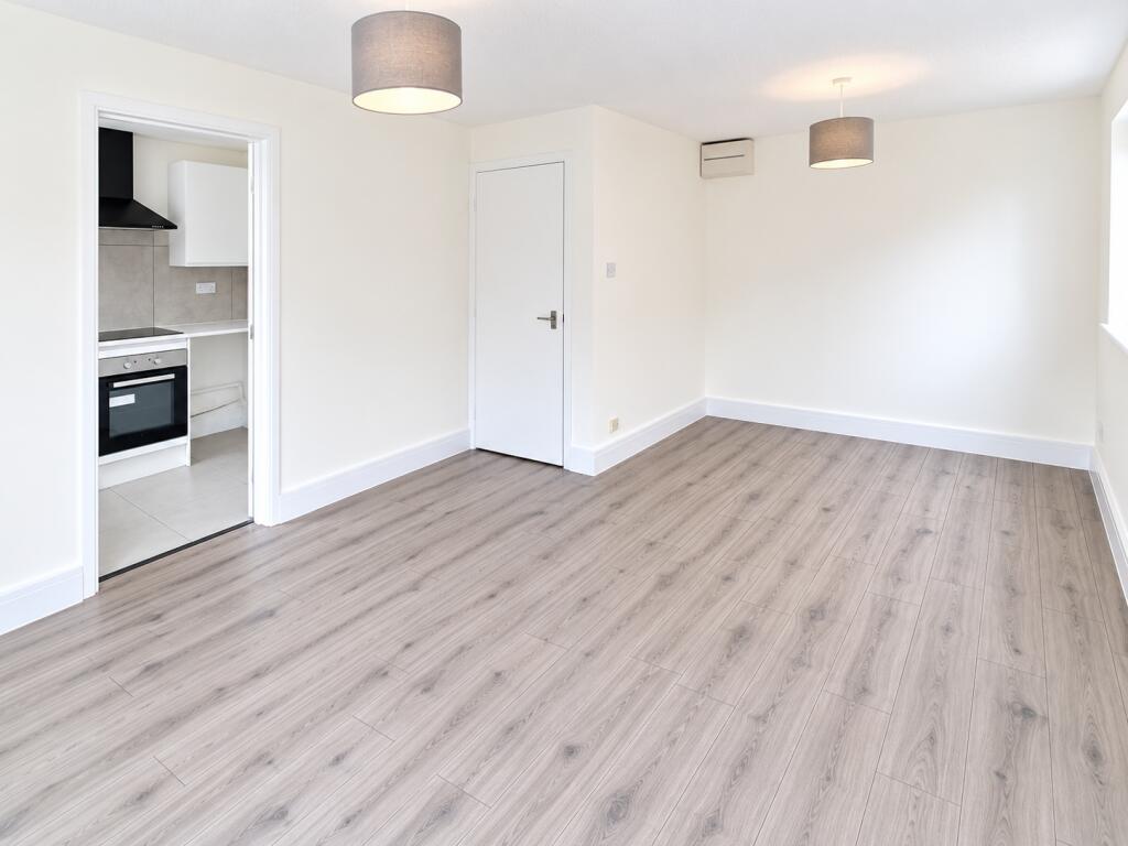 Apartment in Bedford, Cauldwell - View 4