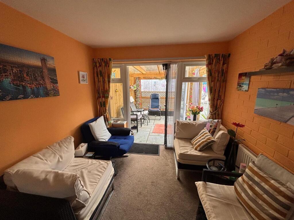 Lindale Avenue, Hornsea photo 4