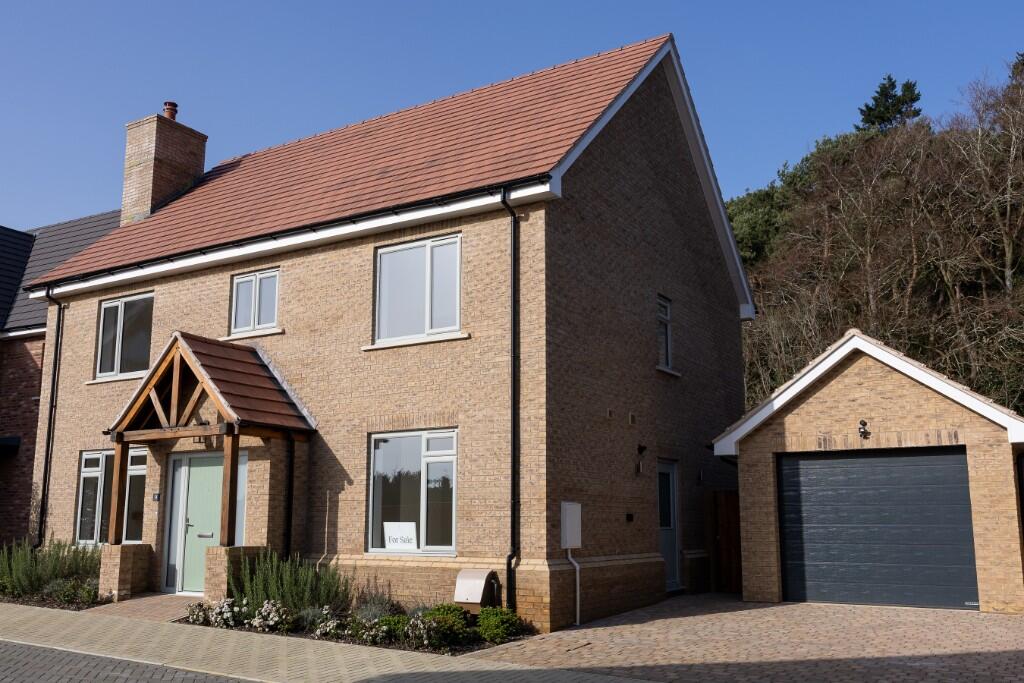 Main image of property: CHEQUER TREE WAY,
Maulden,
MK45 2PW