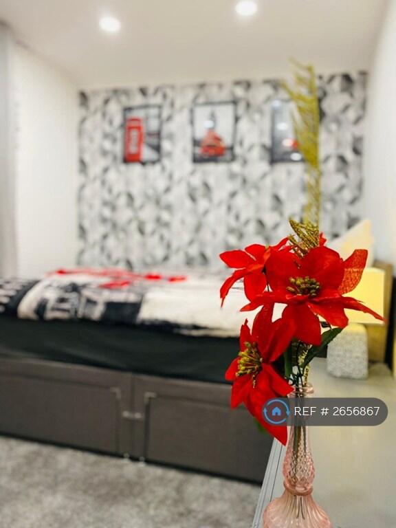 Main image of property: Mawney Road, Romford, RM7