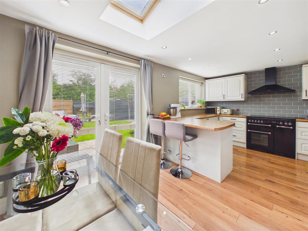 House in Hull - View 2