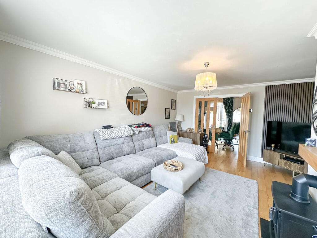 House in Newport - View 4