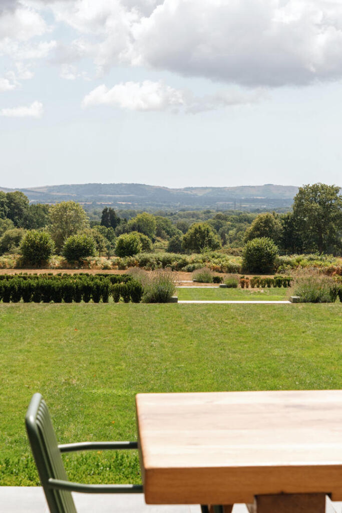 House in Redhill - View 5