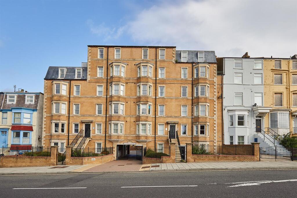 2-bed apartment on North Marine Road, Scarborough, £145,000