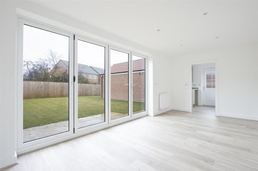Hawthorne Meadows, 4 Meadow View, S43 photo 4
