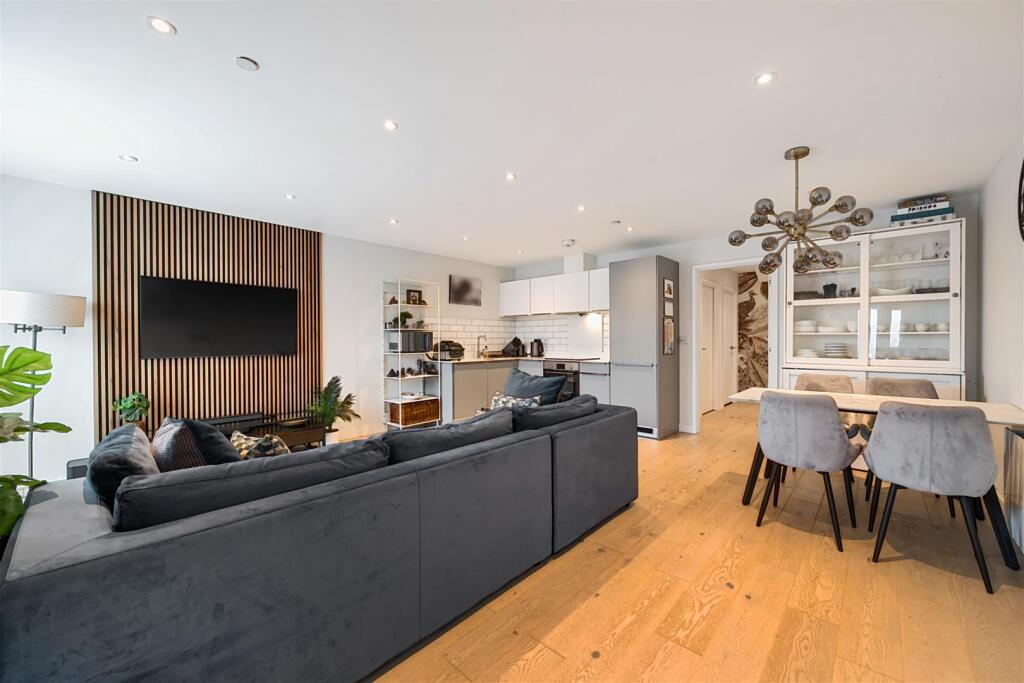 Apartment in Harrow - View 2