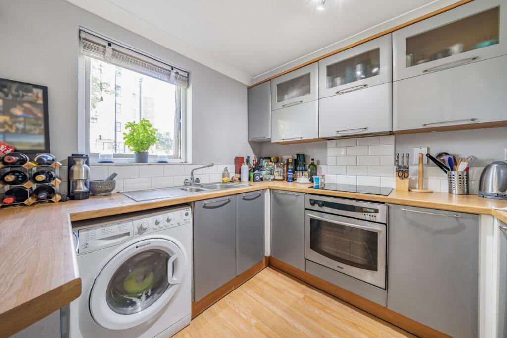 Apartment in London - More