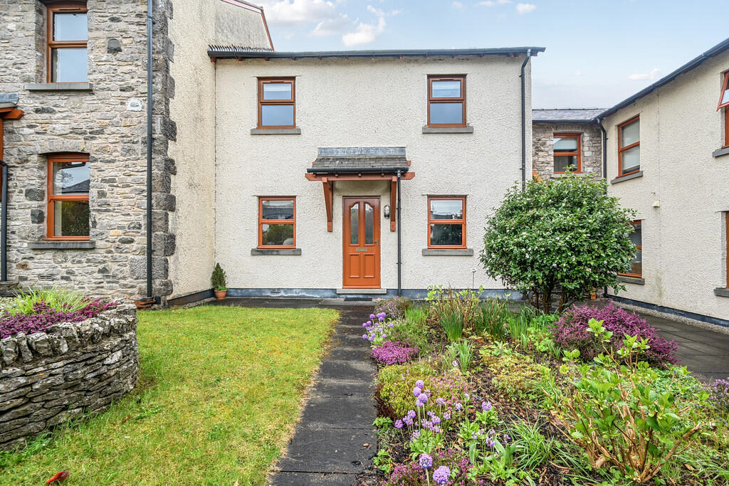 2-bed flat on 7 Beathwaite Gardens, Levens, Kendal, LA8 8NG, £137,500