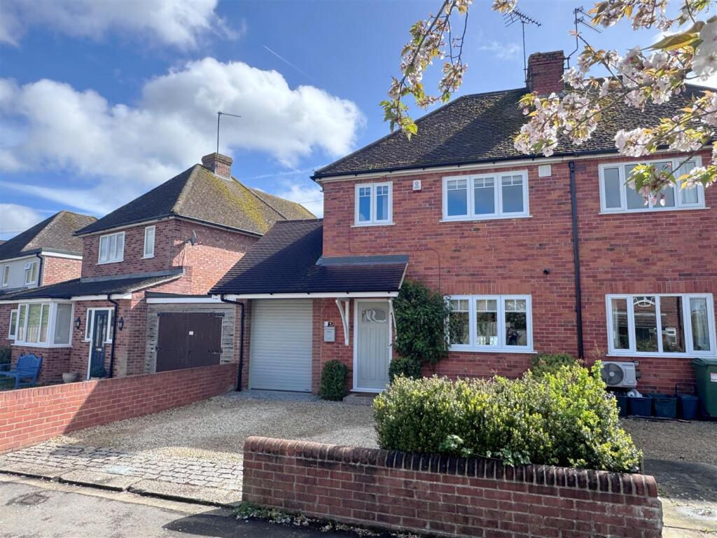 Main image of property: Oaken Grove, Newbury