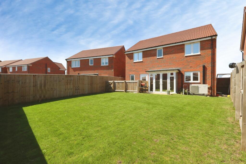 Butterfly Way, New Rossington, Doncaster photo 4