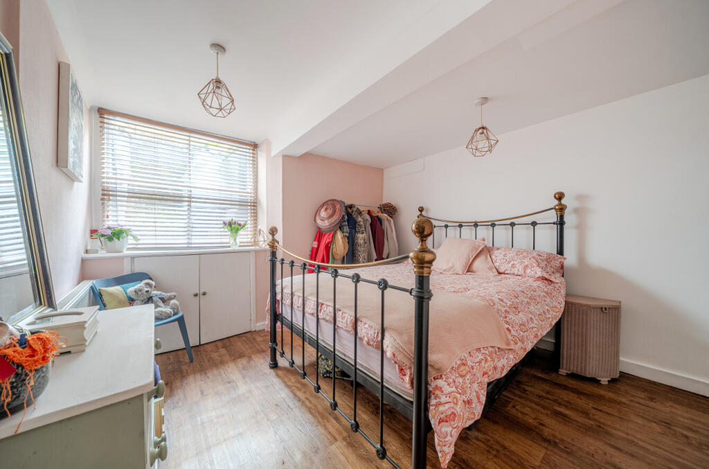 Apartment in Brighton, Kemptown - More