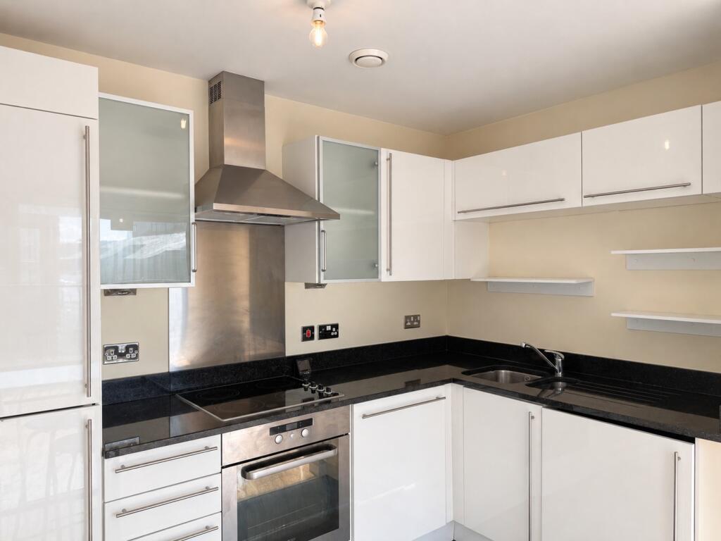 Apartment in Slough - View 5