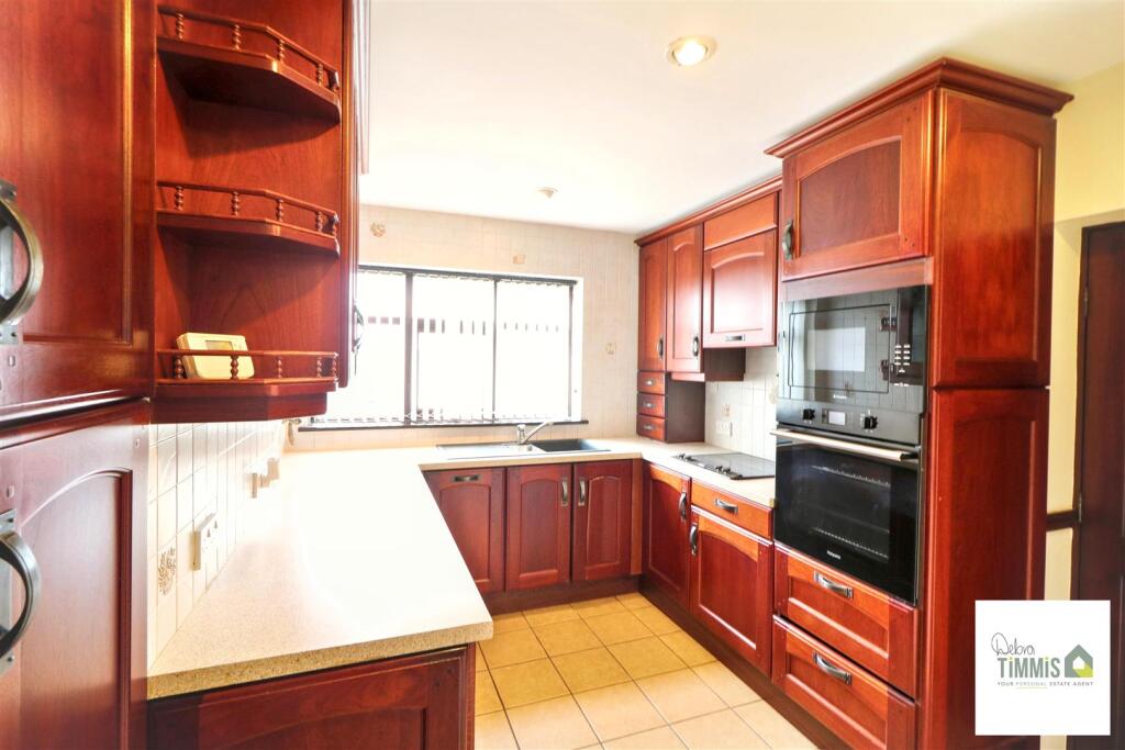 House in Stoke-on-Trent, Baddeley Green - More